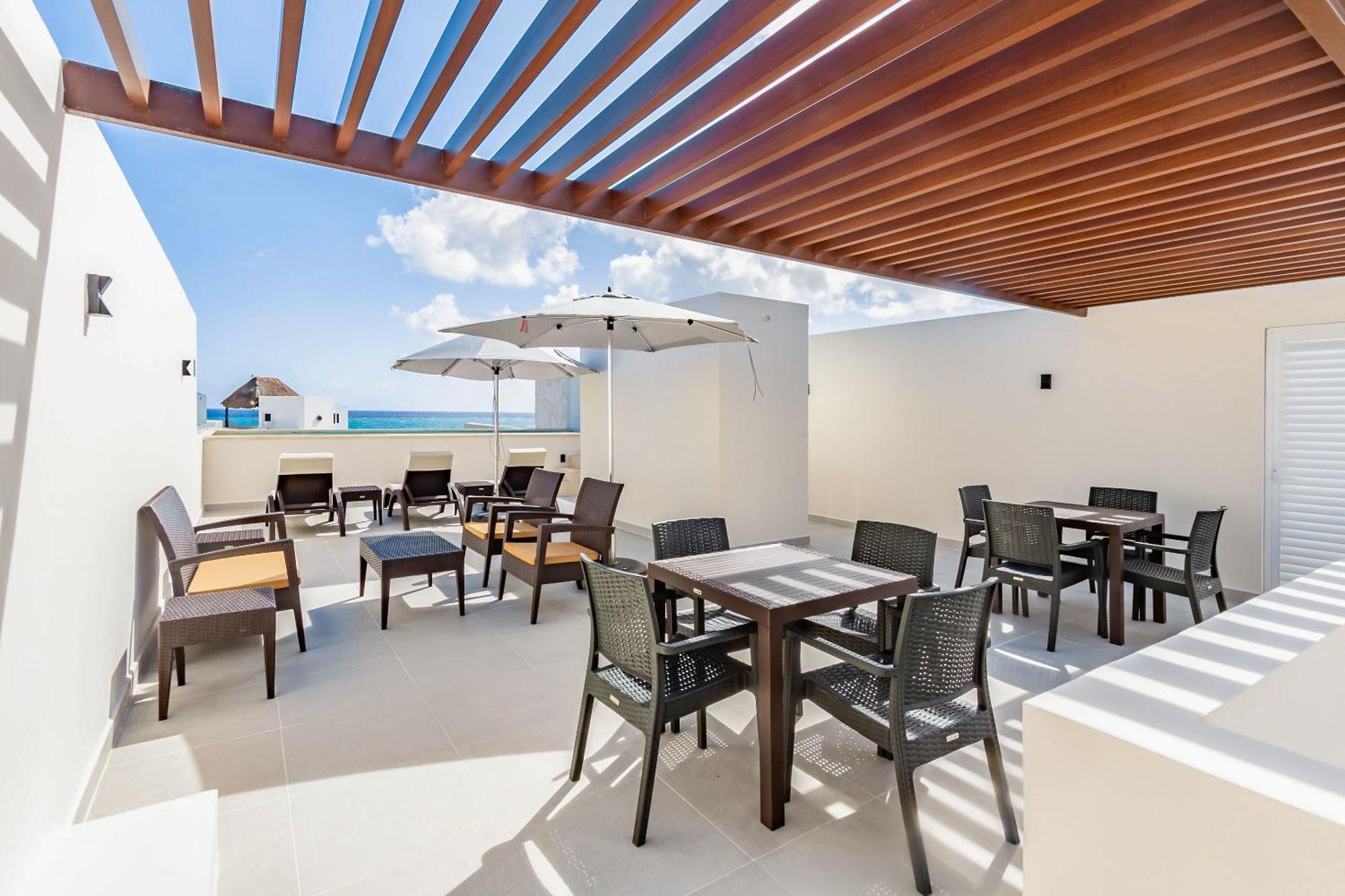 Santamar By Tao Beach Condos With Pool & Walk To Ocean Акумаль Экстерьер фото